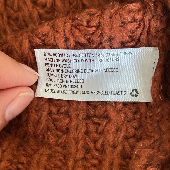 Universal Thread Sweater - Picture 4 of 4